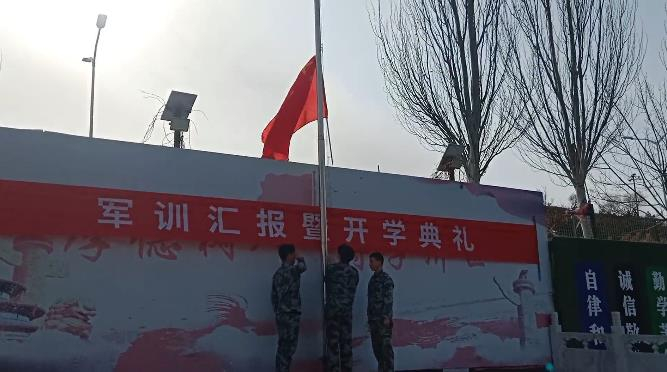 張家口市新世紀職業(yè)學校成功舉辦2024年度春季軍訓成果匯報表演暨開學典禮
